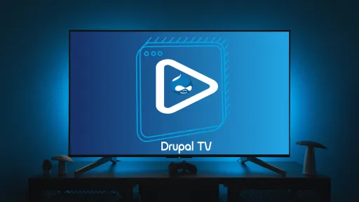 TV in dunklem Raum mit Logo &quot;Drupal TV&quot; auf blauem Bildschirm.